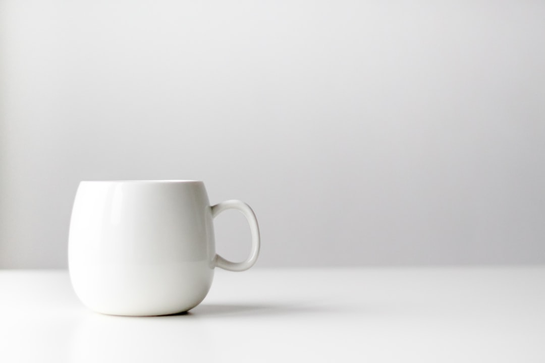 咖啡杯与马克杯材质对比:玻璃杯、陶瓷杯及不锈钢杯的适用场景分析正文配图 2